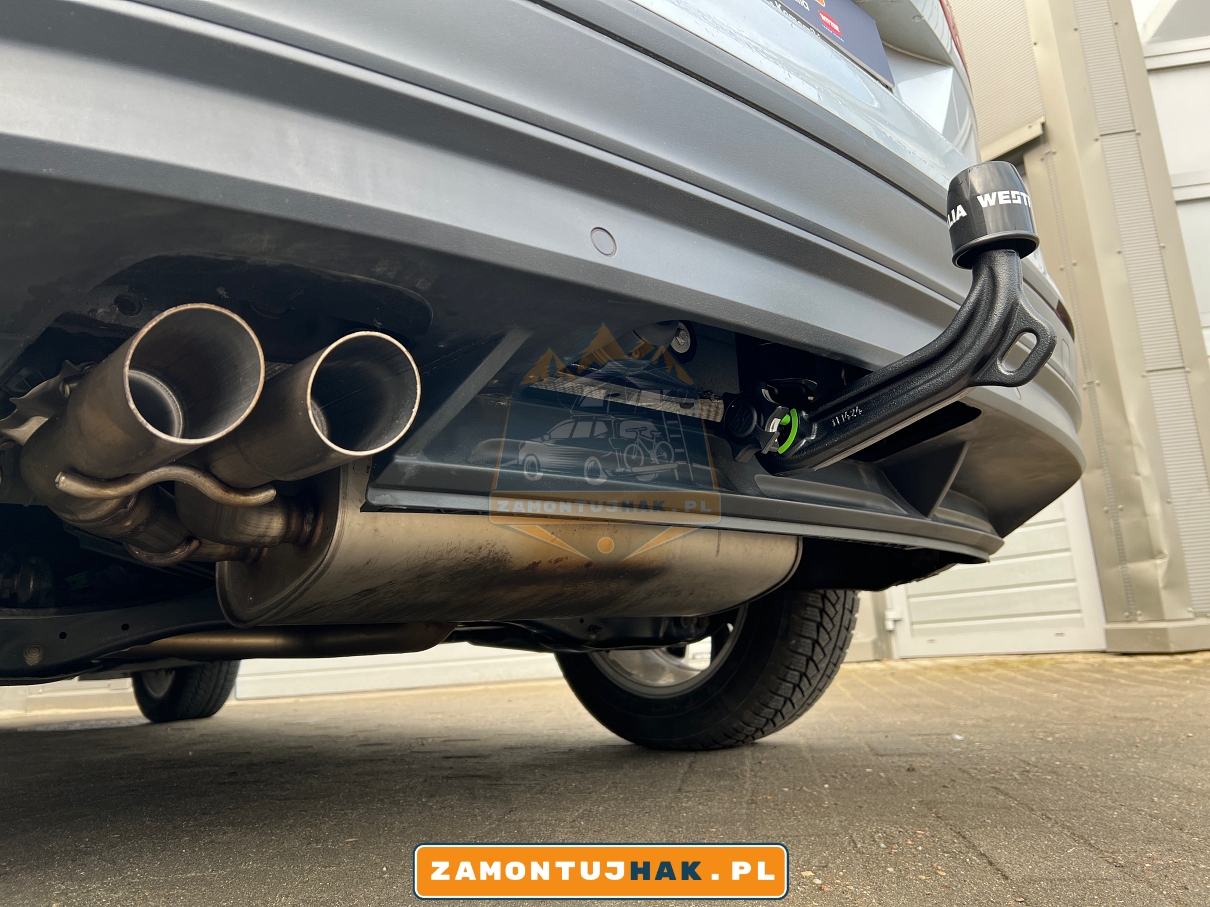 zdjecie fabrycznego wyciecia w zderzaku volkswagen tiguan ii 