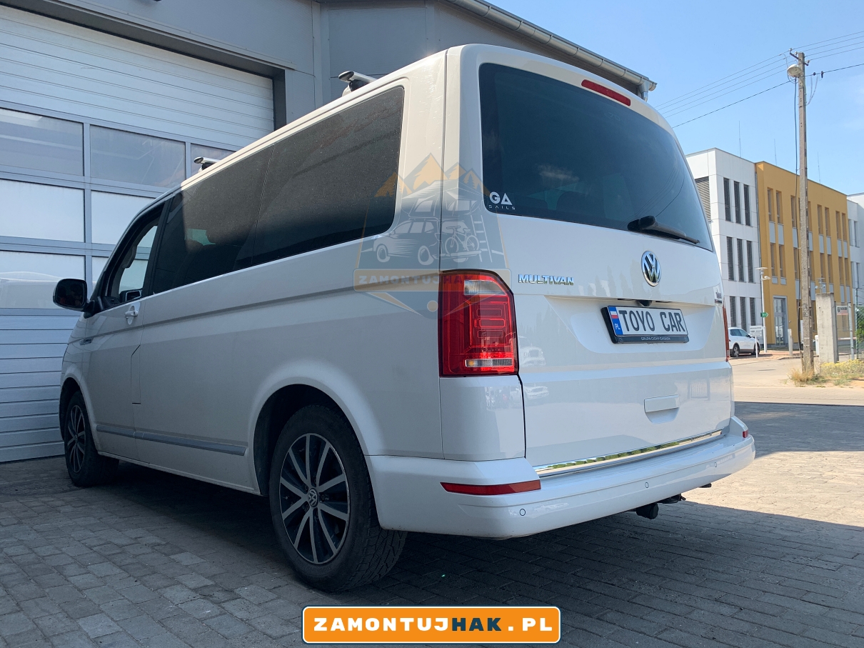 na zdjeciu vw t6 z hakiem holowniczym 