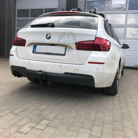 Montaż haka holowniczego Westfalia BMW 5 F11 M-pakiet 